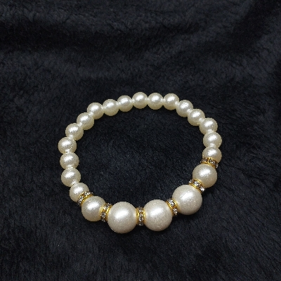 Picture of Pearl Stone Beads Bracelet For Girls And Women Wearing At Wedding Occasion Festival Party Dating Travelling Tenoor Special - Multi