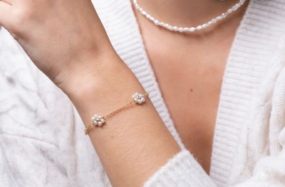 Picture of Pearl Multi colour daisy flower  Bracelet For Girls And Women Wearing At Wedding Occasion Festival Party Dating Travelling Tenoor Special - Multi