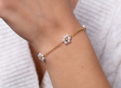 Picture of Pearl Multi colour daisy flower  Bracelet For Girls And Women Wearing At Wedding Occasion Festival Party Dating Travelling Tenoor Special - Multi