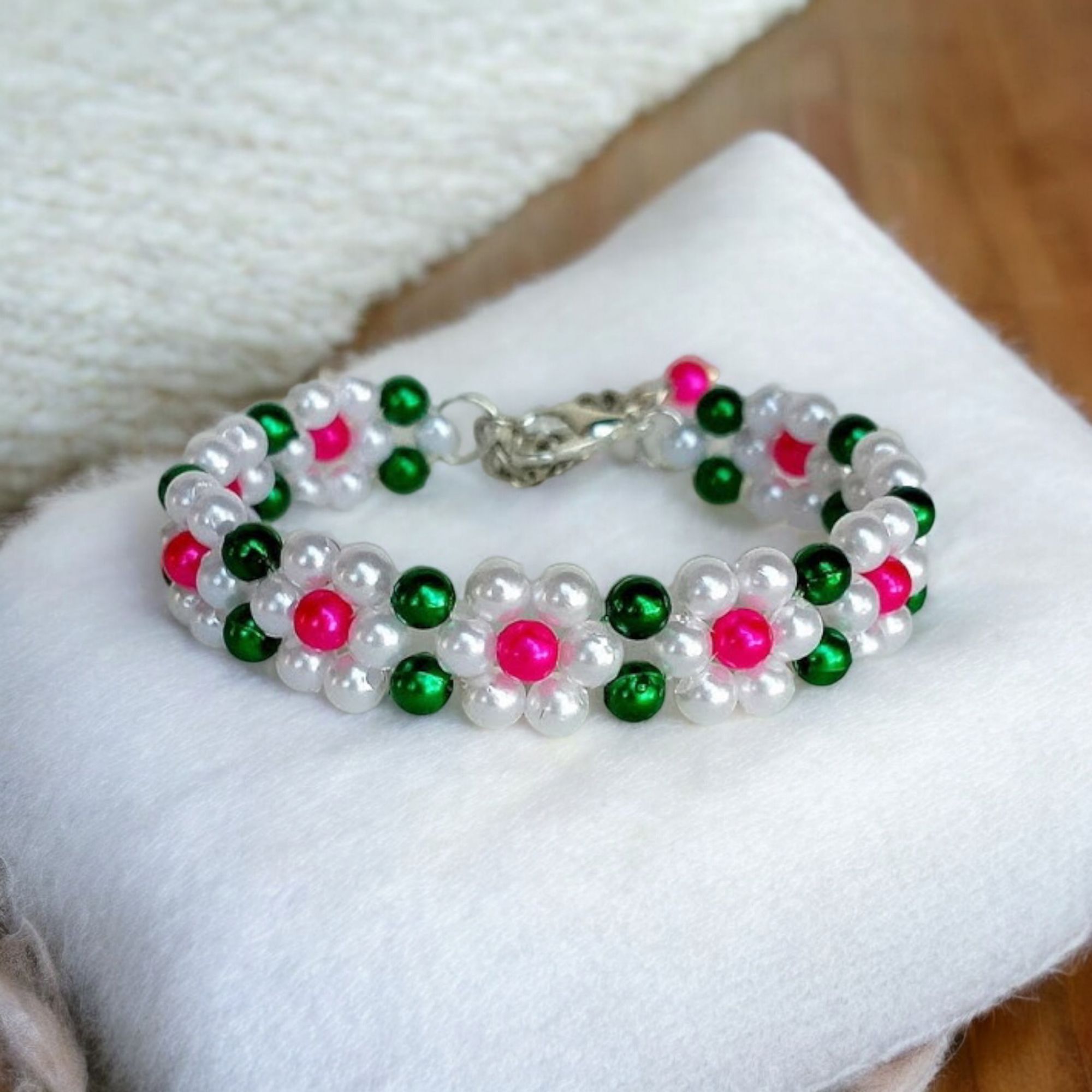 Picture of 6mm Color Pearl Bracelet decorative bracelet composed of green and pink beads charming eye-catching accessory Tenoor Special - Multi