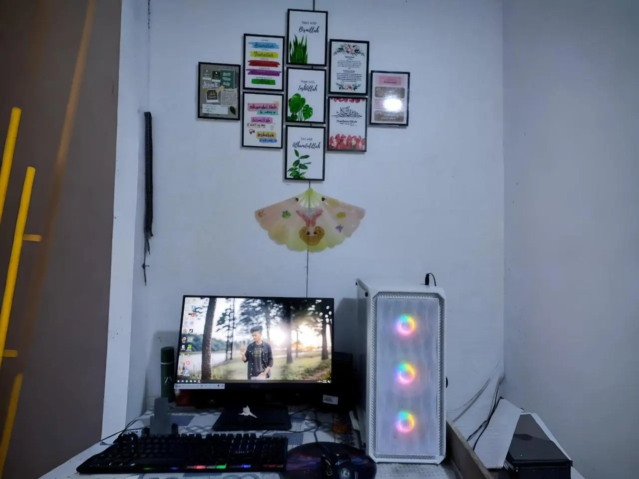 Picture of 9 pcs Most Unique Combo Wallboard set for Home Decoration Multicolor