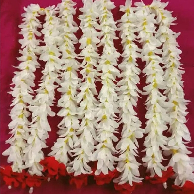 Picture of Artificisl White beautiful  Gajra For Women 1 piece - White