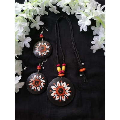 Picture of Hand painting Wooden exclusive Jewellery set - Multicolor