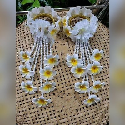 Picture of Artificial Flower Jewellery 2 Pcs Bangle/Bracelets Bridal/Holud/Boishakh Fashion For Women - Multicolor