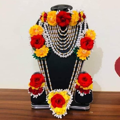 Picture of Artificial Flower Gorgeous Bridal Set 4 Piece set - Multicolor