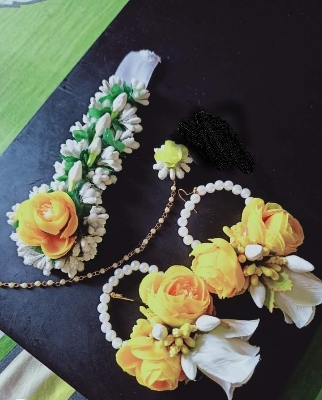 Picture of Artificial Flower Gorgeous Bridal Set4Piece set - Multicolor