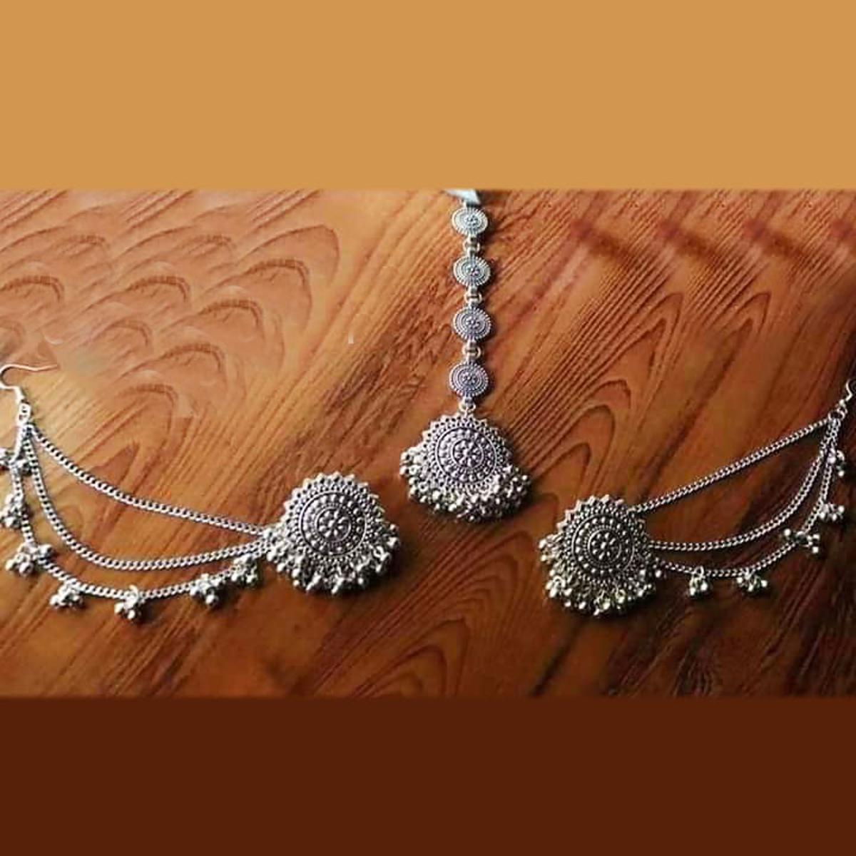 Picture of Antics Jewelry Set for Women Necklace Earrings Maangtikka Golden Metal Fashion Accessory for Special Occasions - Multicolor