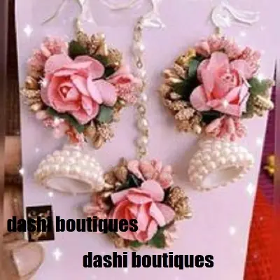 Picture of antiques earrings and tiqli for women