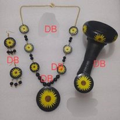Picture of Hand painting Wooden exclusive Jewellery set