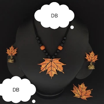 Picture of Hand painting Wooden exclusive Jewellery set