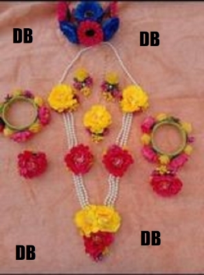 Picture of Artificial Flower Bridal Jwellery set 16 pieces