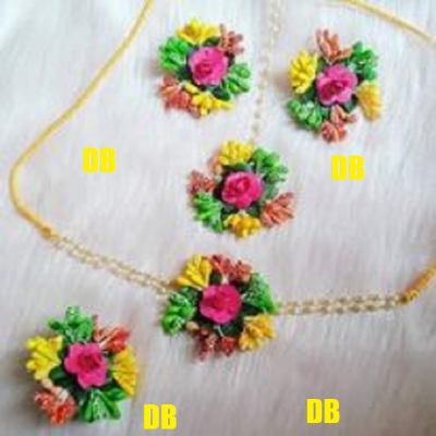 Picture of Artificial Flower Gorgeous Bridal Set 4 Piece set