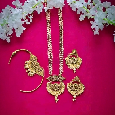 Picture of Beautiful Antique Jewelry Set for Women, Adjustable Artificial Floral Crown and Flower Headband, Customizable Colors