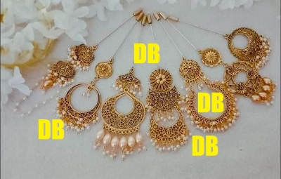 Picture of New Design Queen brooch Hijab Safety Pin for Girls and Women - Multicolor