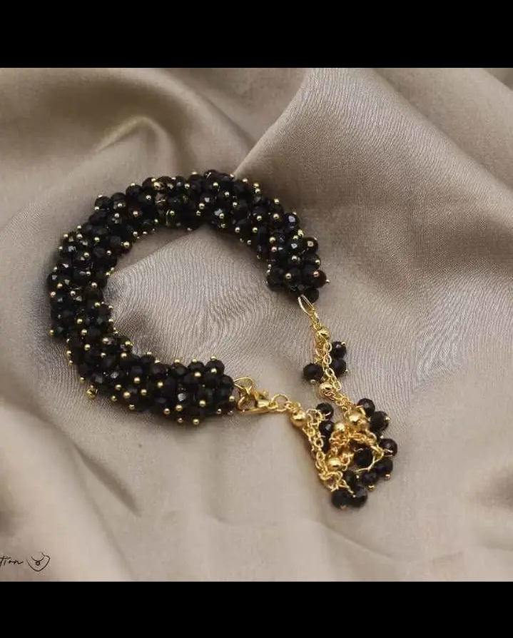 Picture of Gorgeous party wear antique golden necklace and earring set for girls and woman. - Gold