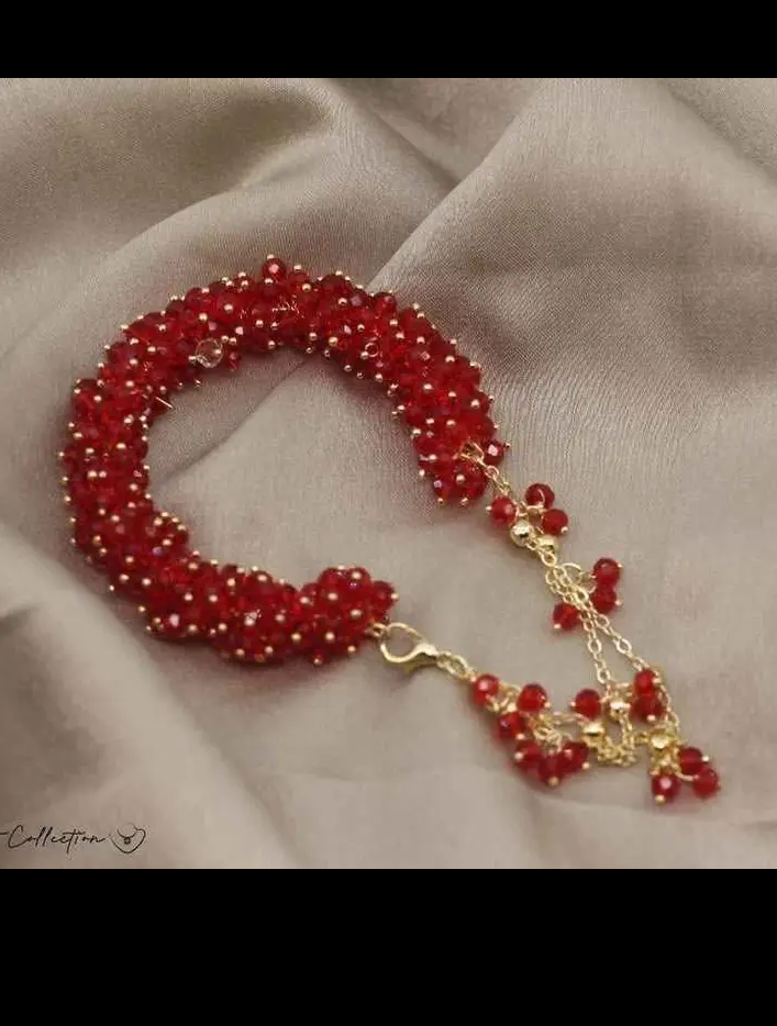 Picture of Gorgeous party wear antique golden necklace and earring set for girls and woman. - Gold