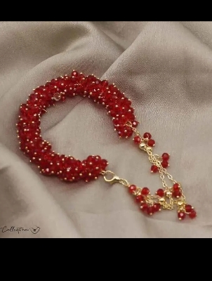 Picture of Gorgeous party wear antique golden necklace and earring set for girls and woman. - Gold