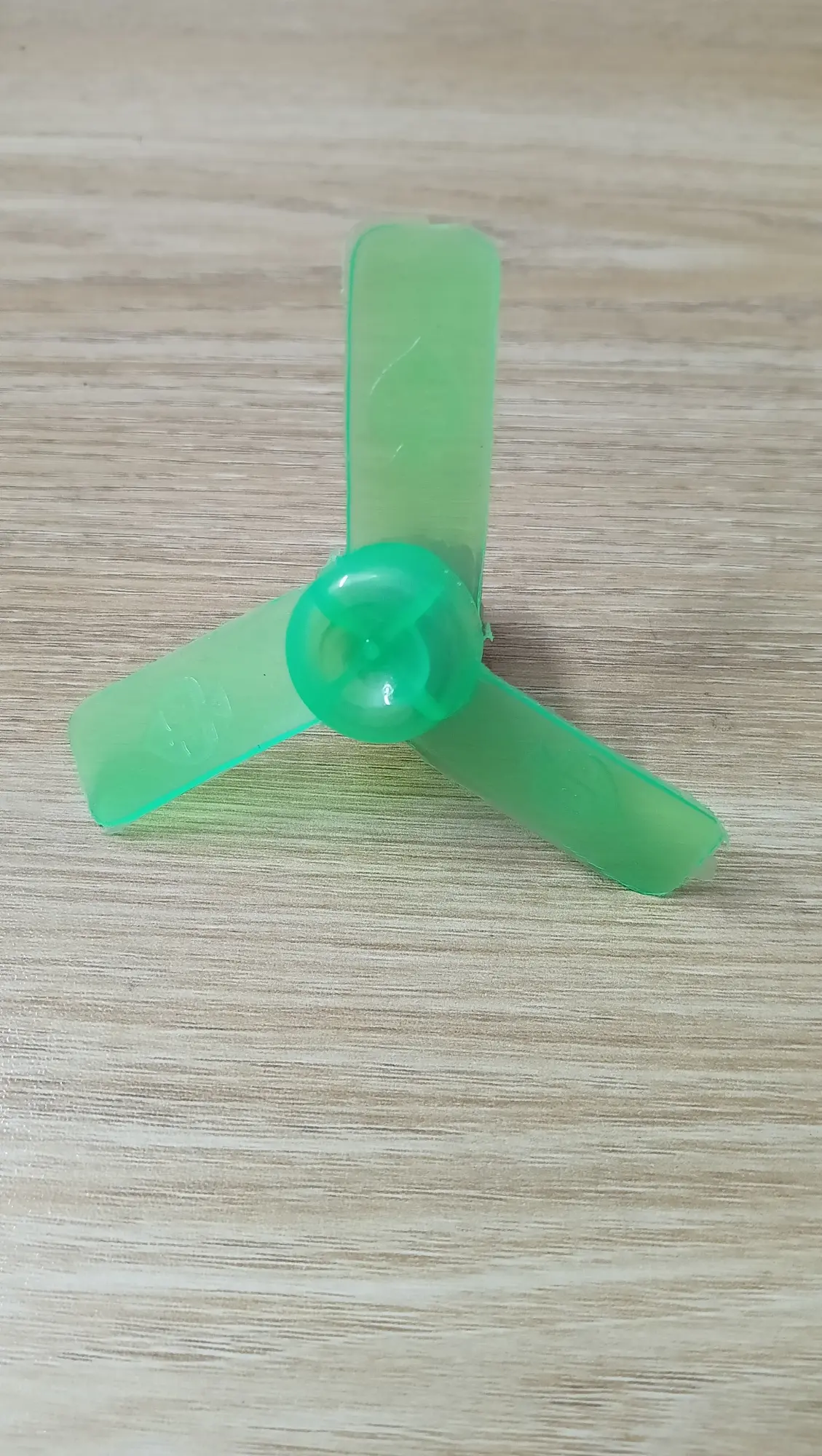 Picture of Micro Dc motor with Fan for Toy and DIY projects -1 pair(Multicolor)