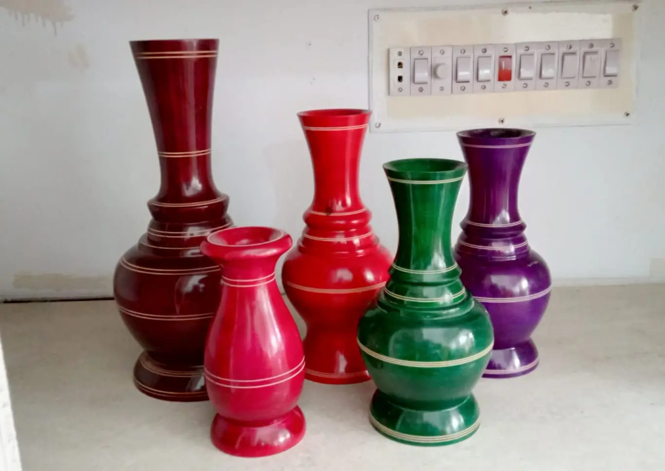 Picture of Colorful 10 Inch wooden flower vase classic style/ wooden craft vase /home decor wood flower vases - Multicolor