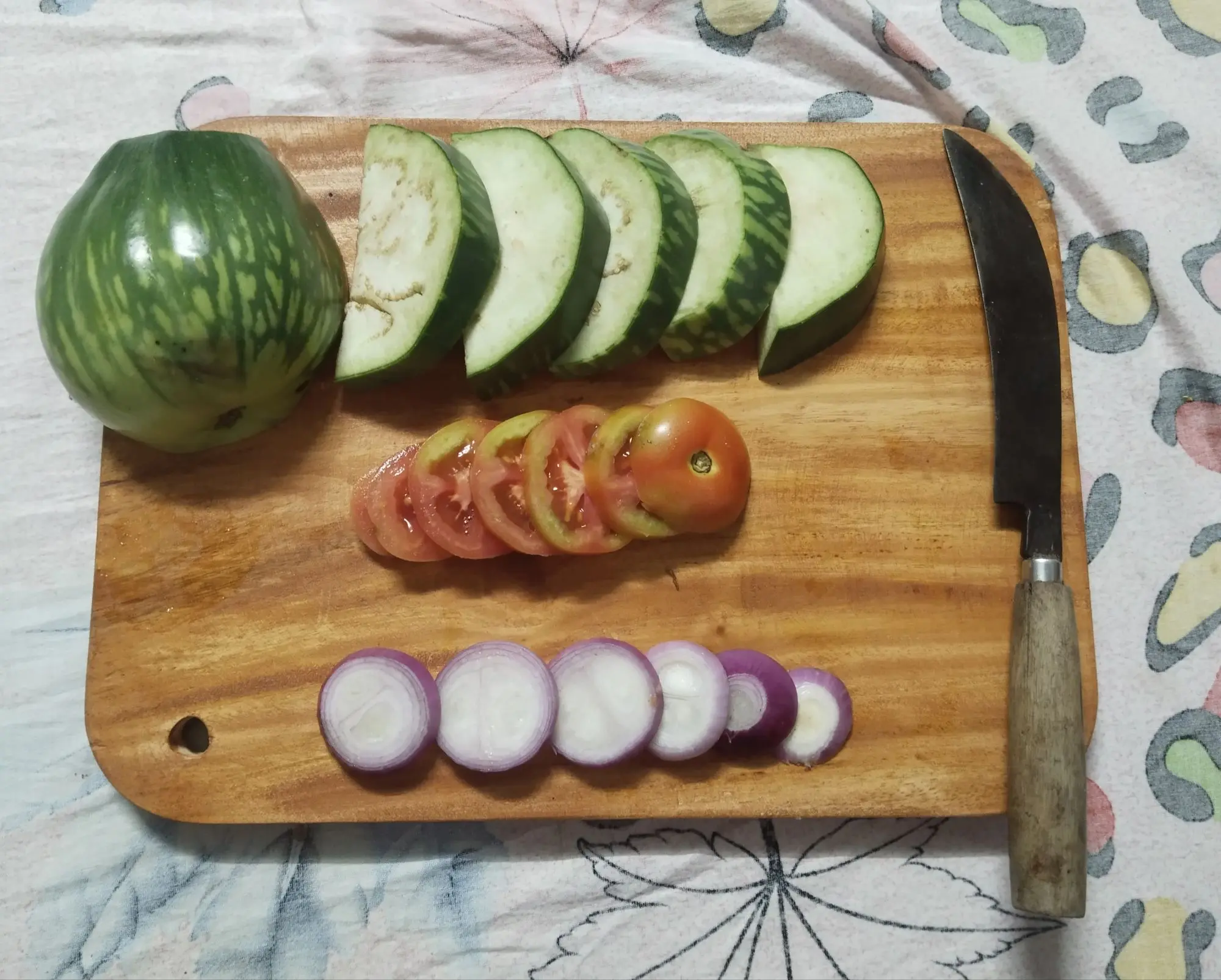 Picture of Simple Style Wooden Chopping Board (10 inch by 14 inch ) - Multicolor