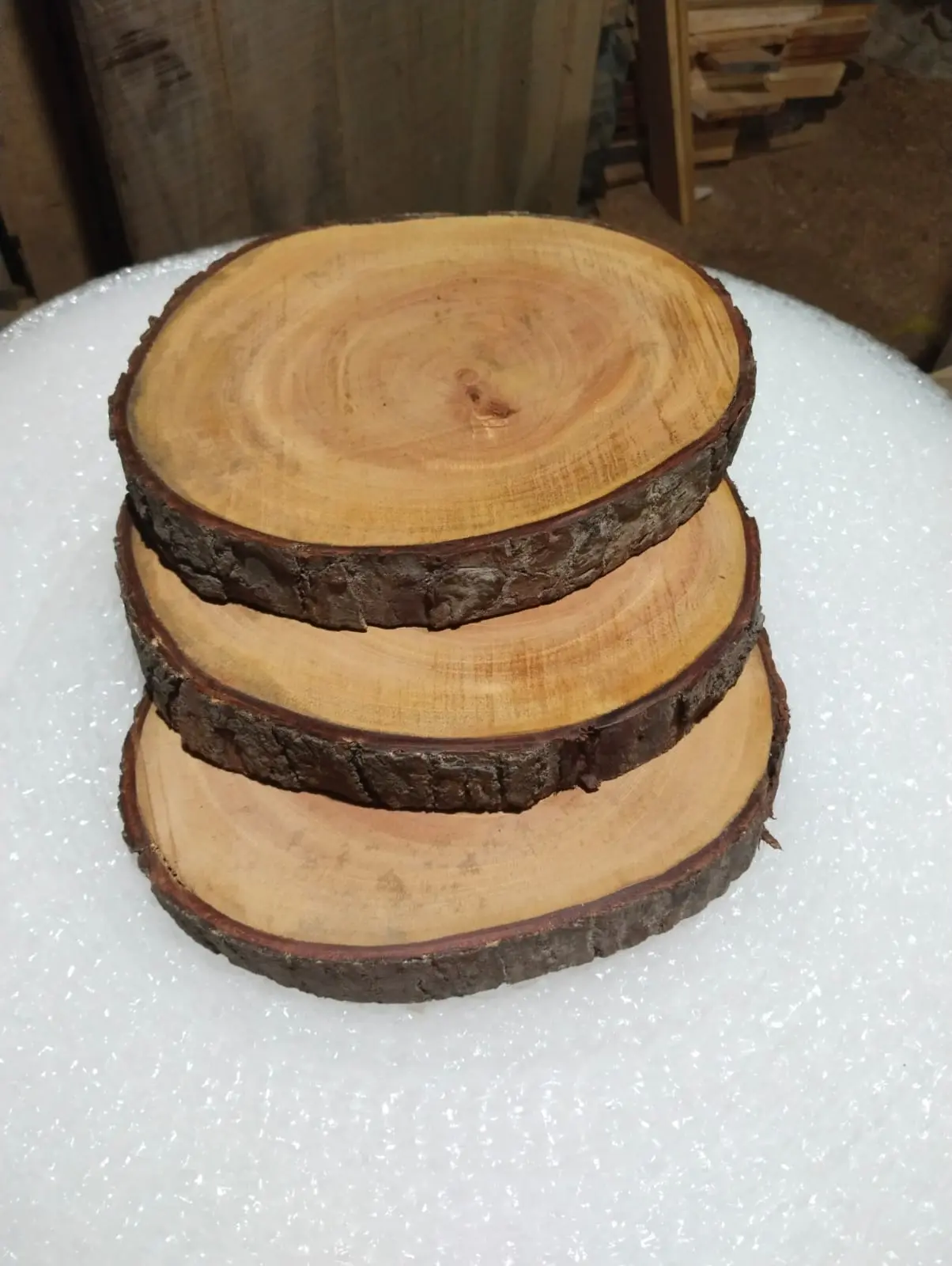 Picture of wooden slices chopping board with bark ( 7 inch ) - Multicolor