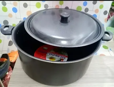 Picture of Kiam 40cm Marble Coated Party Casserole With Lid(Multicolor)