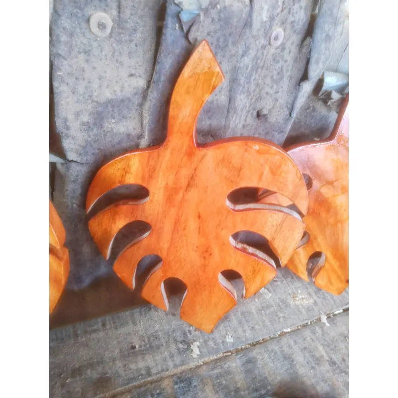 Picture of 1 pcs Wooden Leaf Wall Dacoration Chopping / Cutting Board ( With Color ) - Multicolor