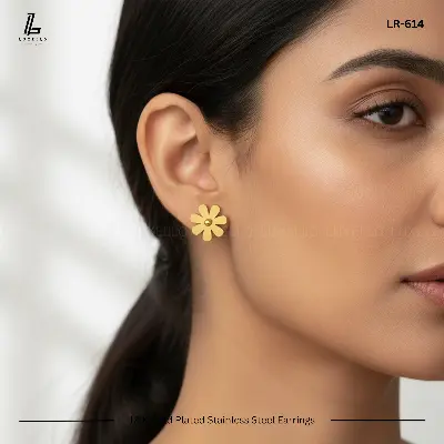 Picture of Modern Polished Daisy Gold Stud Earrings | 2 Years Color Guaranteed Golden