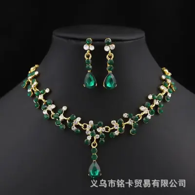 Picture of Green Stone Necklace Set Alloy