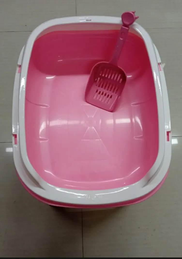 Picture of Cat Litter Box with Free Scoop