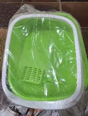 Picture of Cat Litter Box with Free Scoop