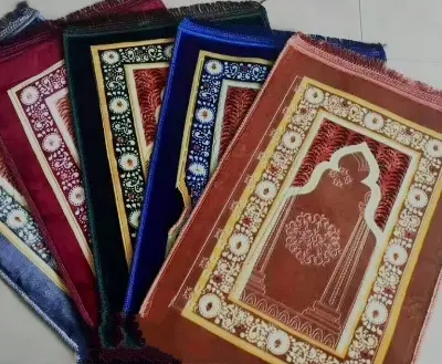 Picture of Extra Soft Velvet Prayer Mat Jaynamaz

Chinese & Turkish Premium Foam Padded Mixed Color and Design Rugs - 1 Pc