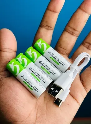 Picture of SmarToools RB40 AA 1.5V 2600mWh Rechargeable Battery (4Pcs Set) - White