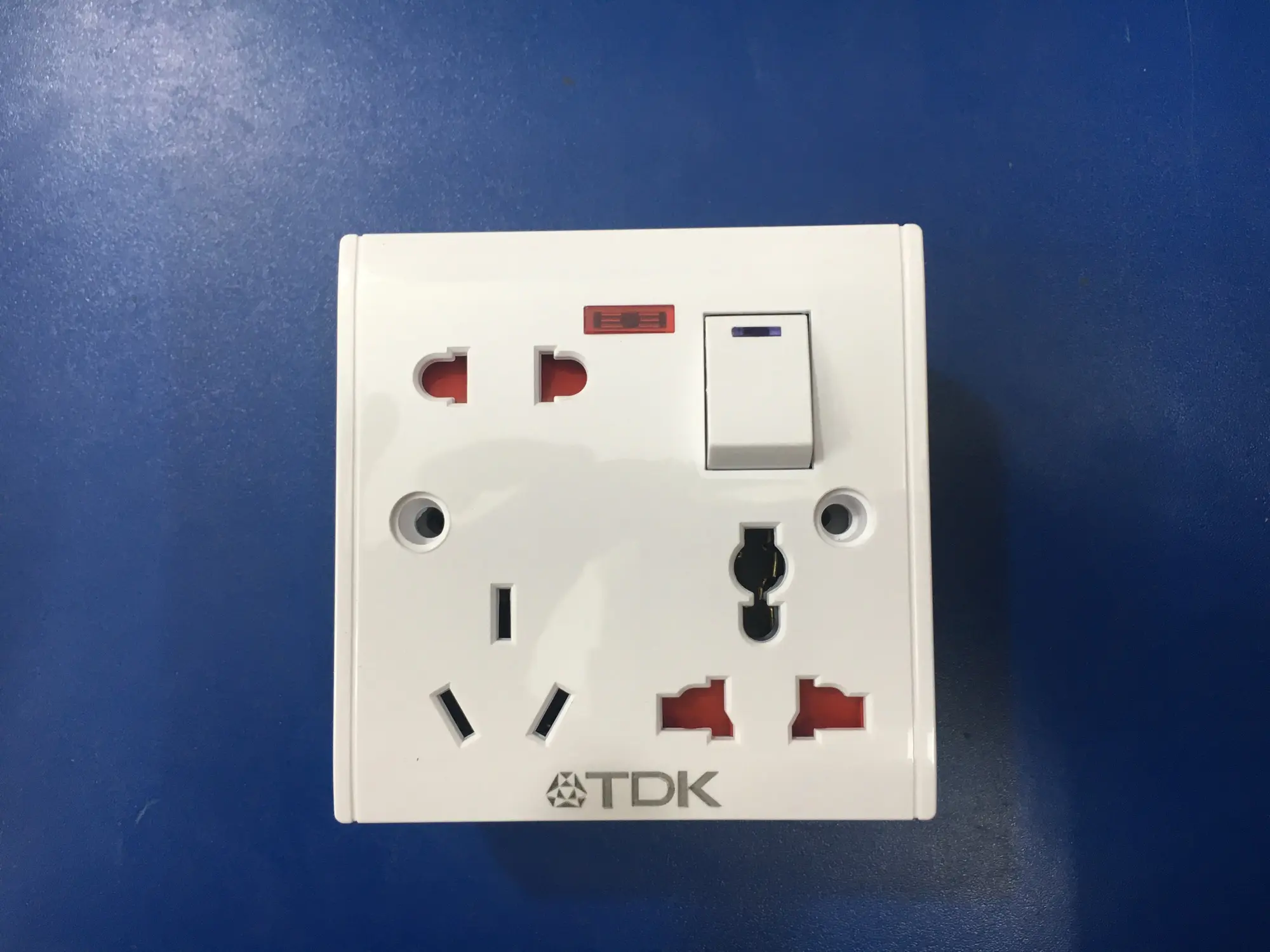 Picture of 6  pin multi socket with board TDK (White)