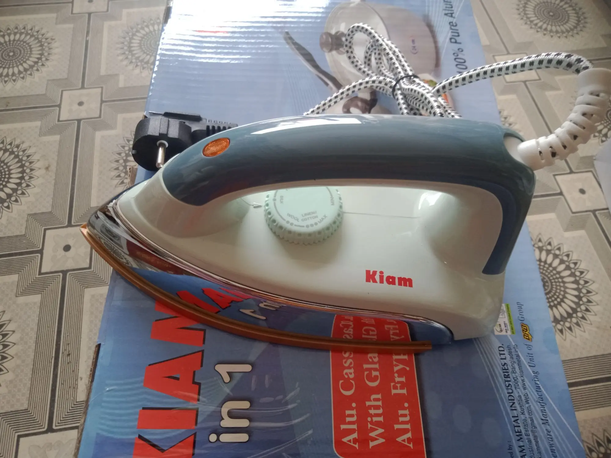 Picture of kiam Dry Iron (Gold)