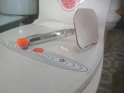 Picture of 5 INCH SQUARE MOVING SHOWER (Silver)