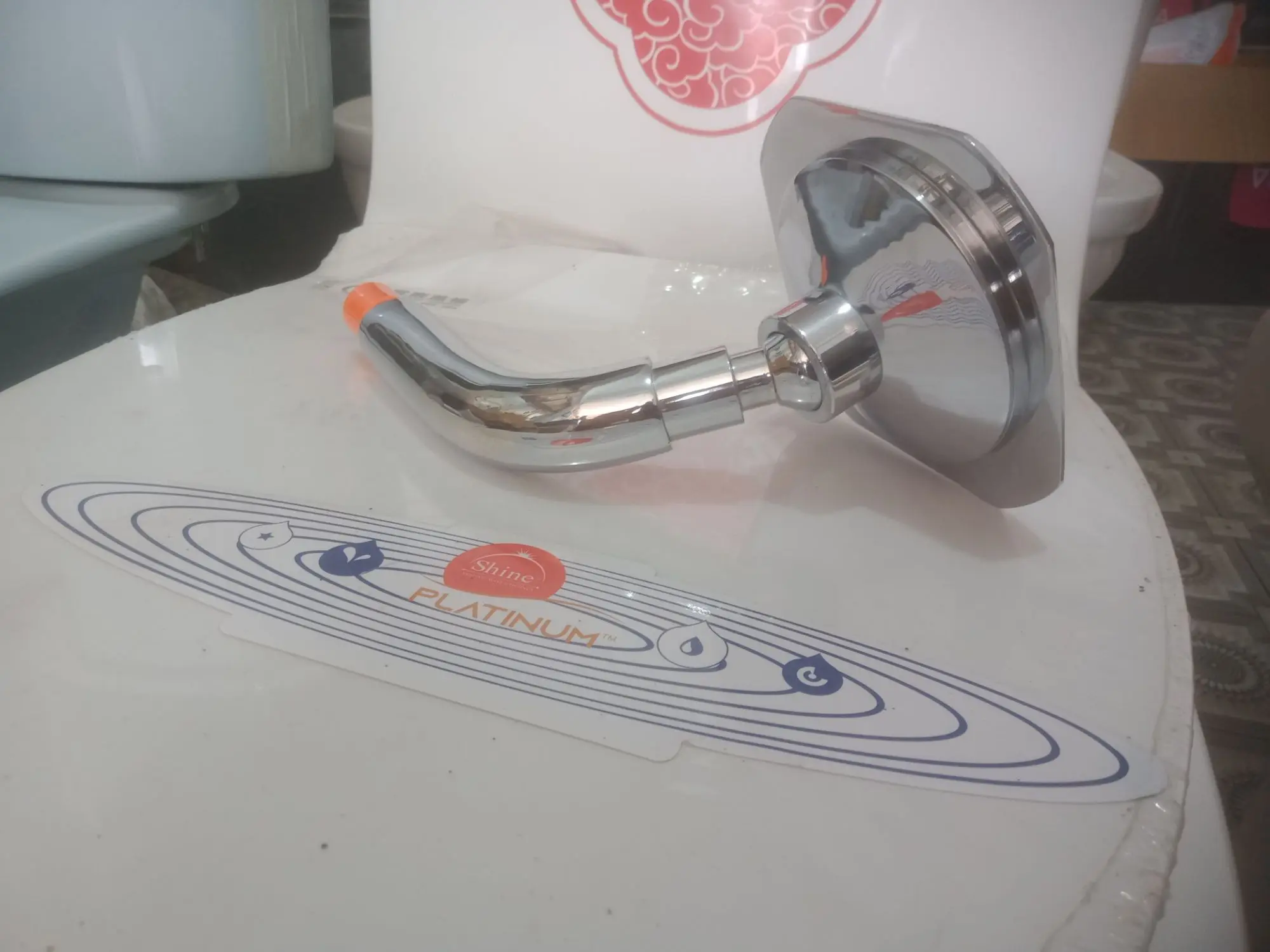 Picture of 5 INCH SQUARE MOVING SHOWER (Silver)