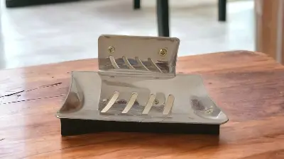 Picture of Wall Mounted curve Stainless Steel Soap Case (Silver)