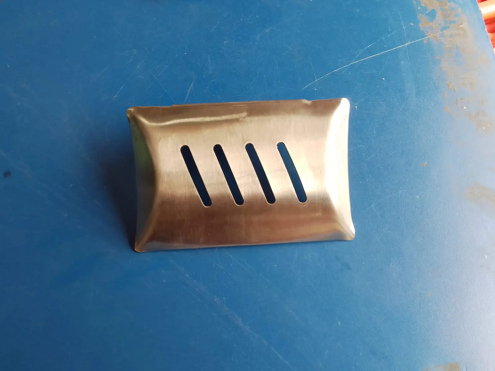 Picture of Wall Mounted curve Stainless Steel Soap Case (Silver)