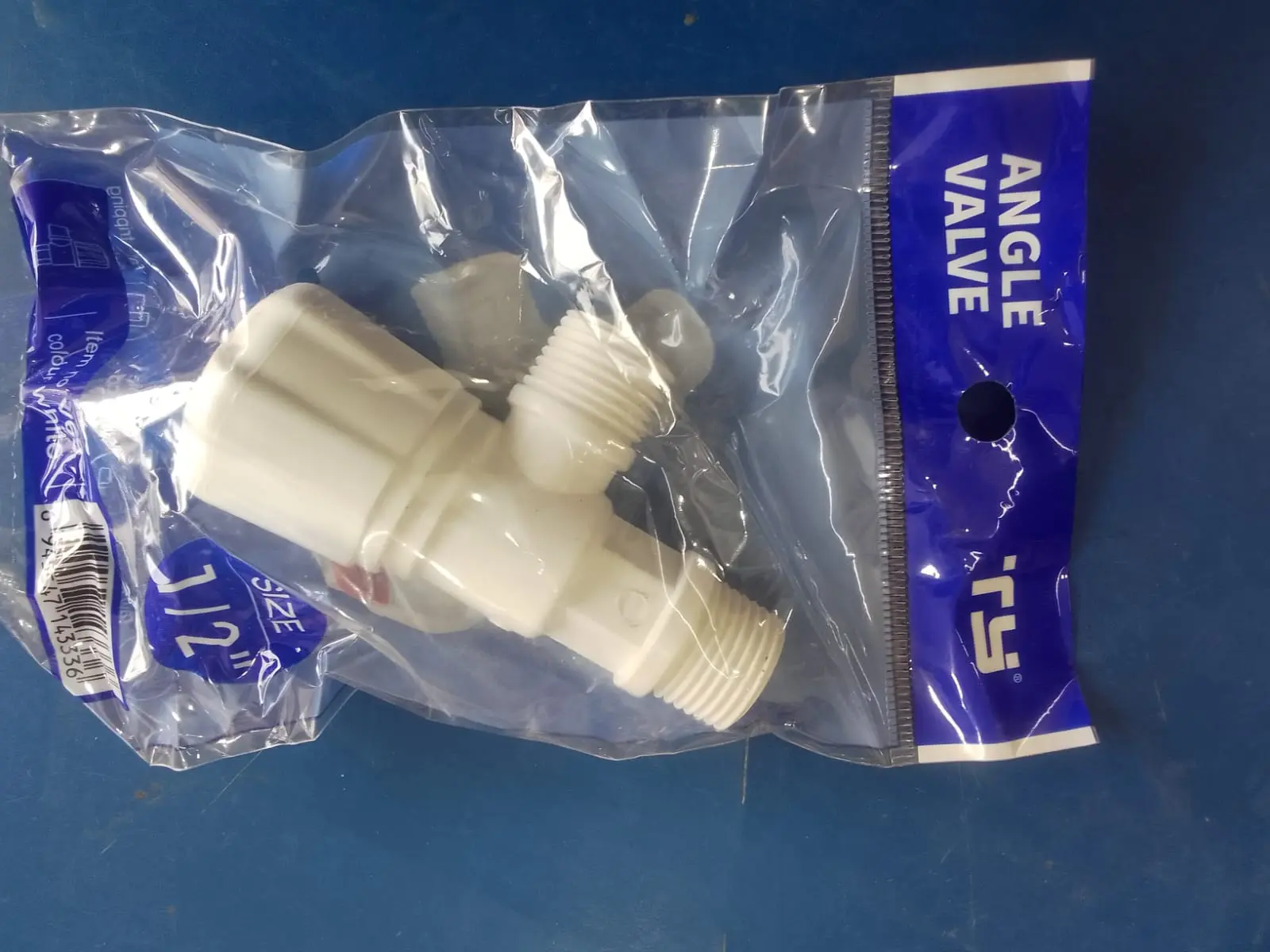 Picture of China PVC Plastic Kitchen/Bathroom Faucet Angle Valve (White)
