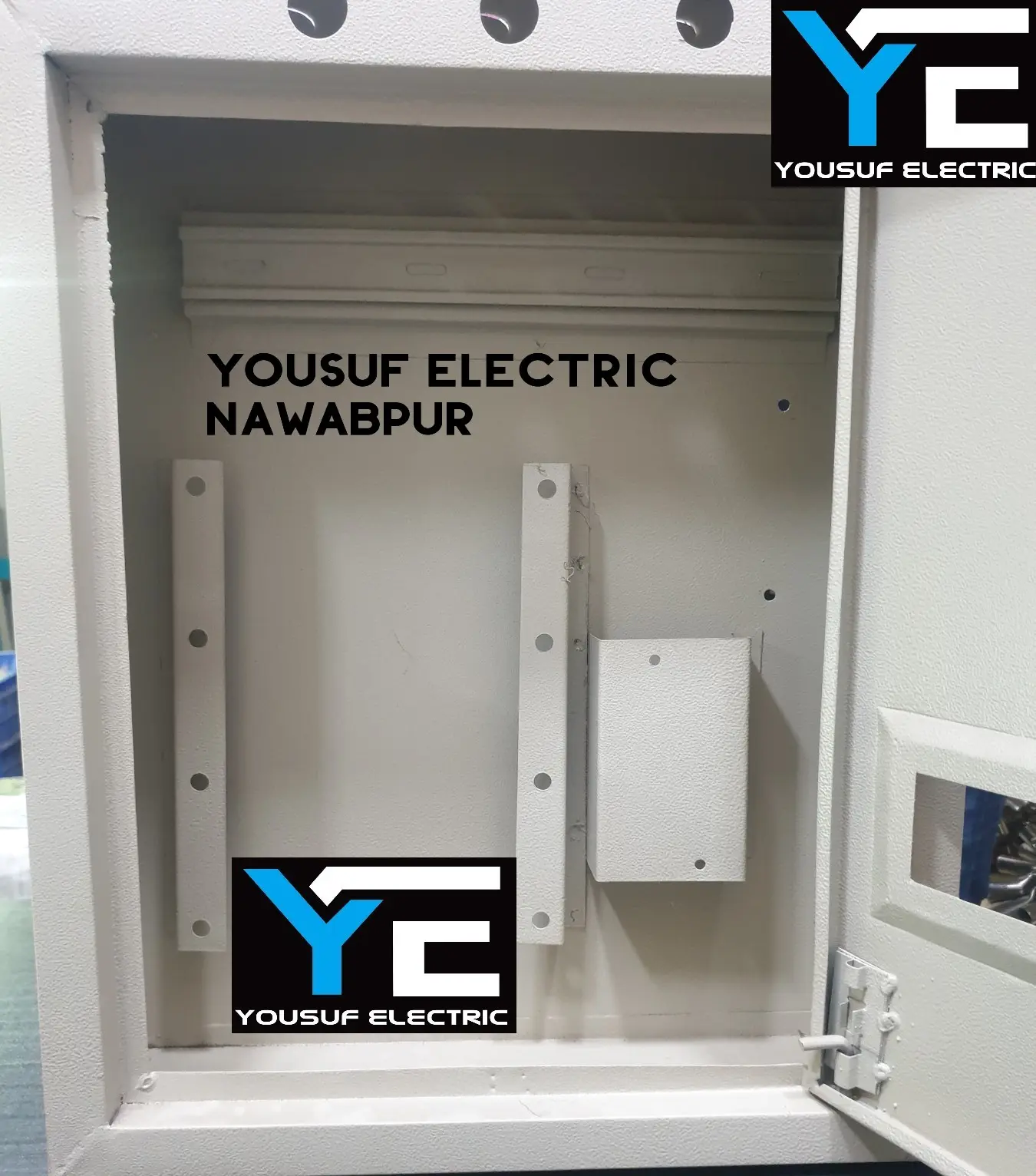 Picture of Distribution Box 20X16X5 Panel Box Sdb Box Db box mdb box steel box Board Industrial Box - Off White