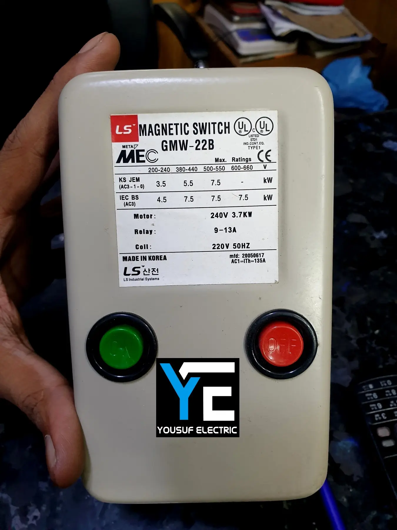 Picture of LS Magnetic Motor starter switch GMW-22MB AC 220V steel body switch - Grey