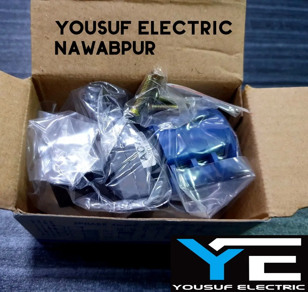 Picture of Ammeter selector switch on off Rotary switch 3 phase 3 way 3 position Ampere selector switch LW26-20 20A reverse forward cam switch - Black