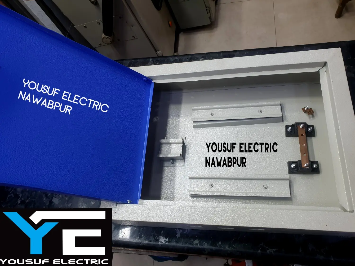 Picture of Distribution box 12x16x4 panel box sdb box db board industrial box full setup - Blue