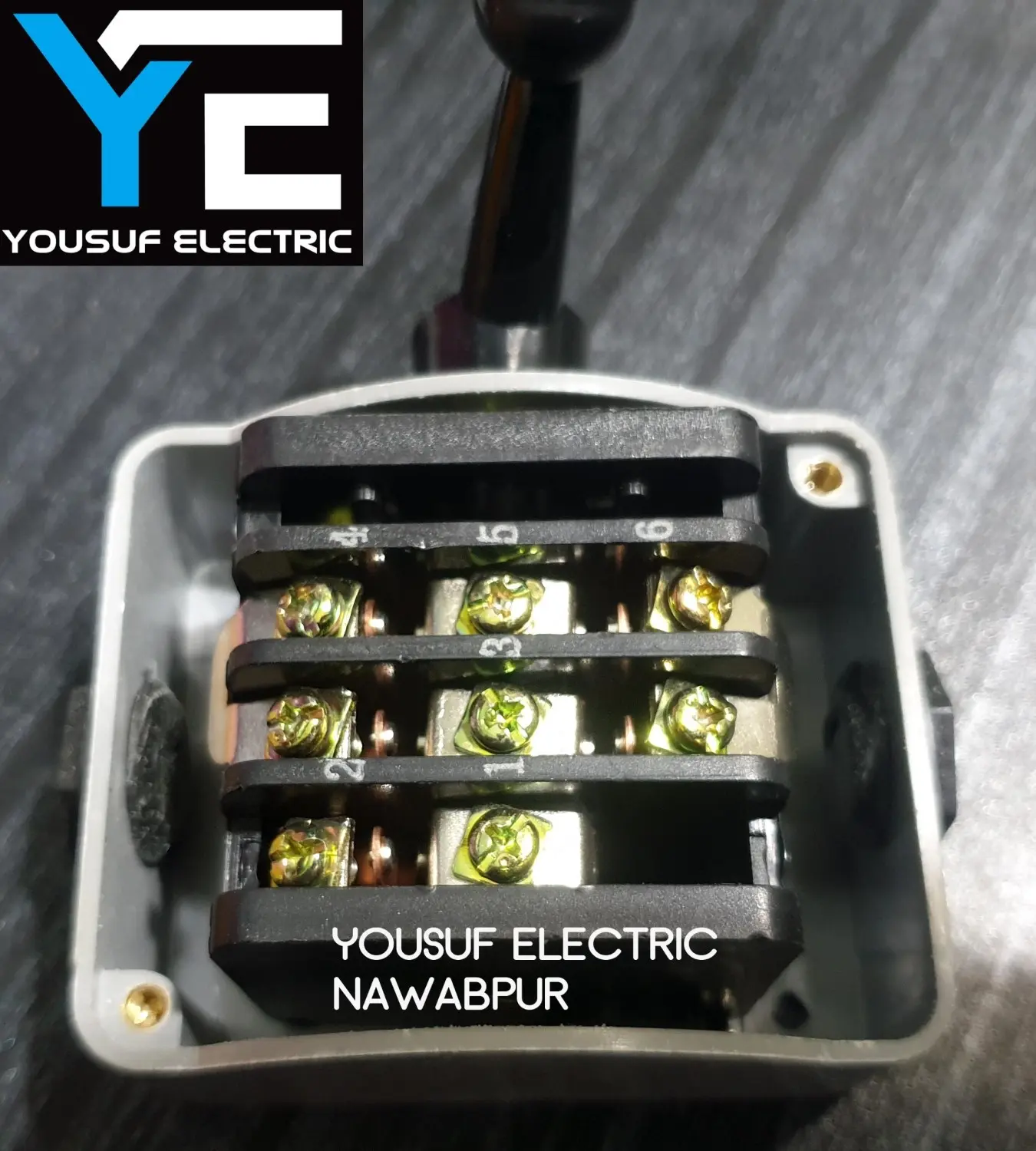 Picture of Cam Starter Control Forward Reversing Drum Switch Reverse Motor Changeover QS5-15N AC 500V 15A plastic body - Grey