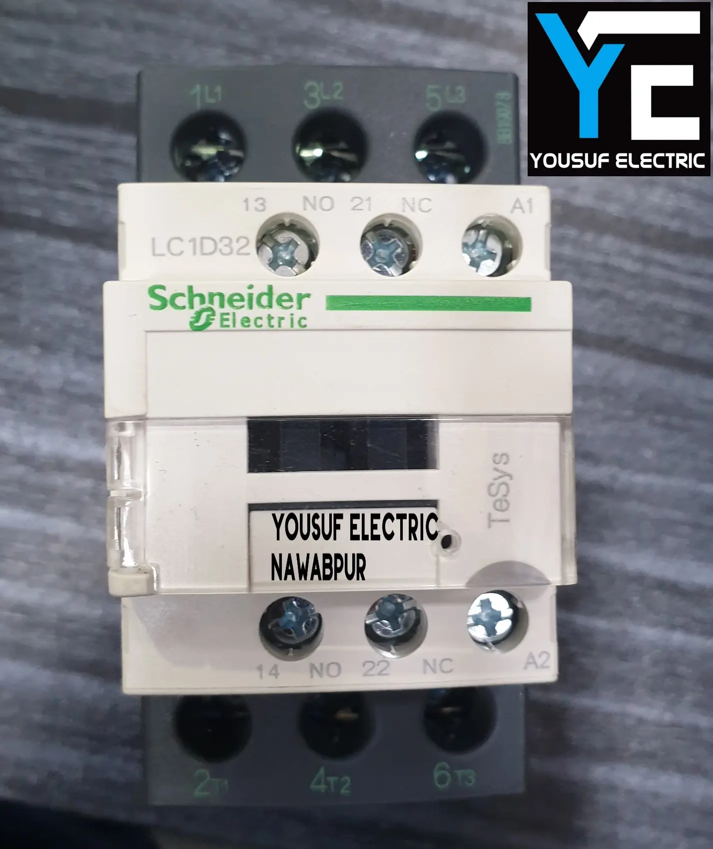 Picture of Magnetic contactor switch schneider LC1D32 tesys AC 220V ITH 50A - White