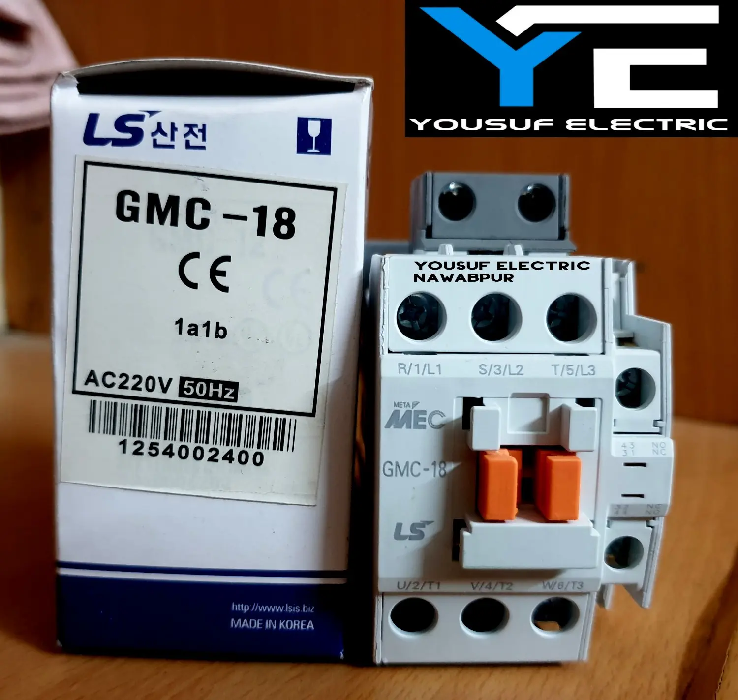 Picture of Magnetic Contactor LS GMC 18 3P 25 Ampere 2NO 2NC 3p Copper coil Voltage AC 220V three phase for Industrial use replace Finder Relay - White