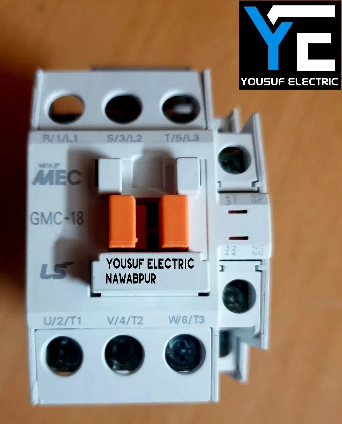 Picture of Magnetic Contactor LS GMC 18 3P 25 Ampere 2NO 2NC 3p Copper coil Voltage AC 220V three phase for Industrial use replace Finder Relay - White