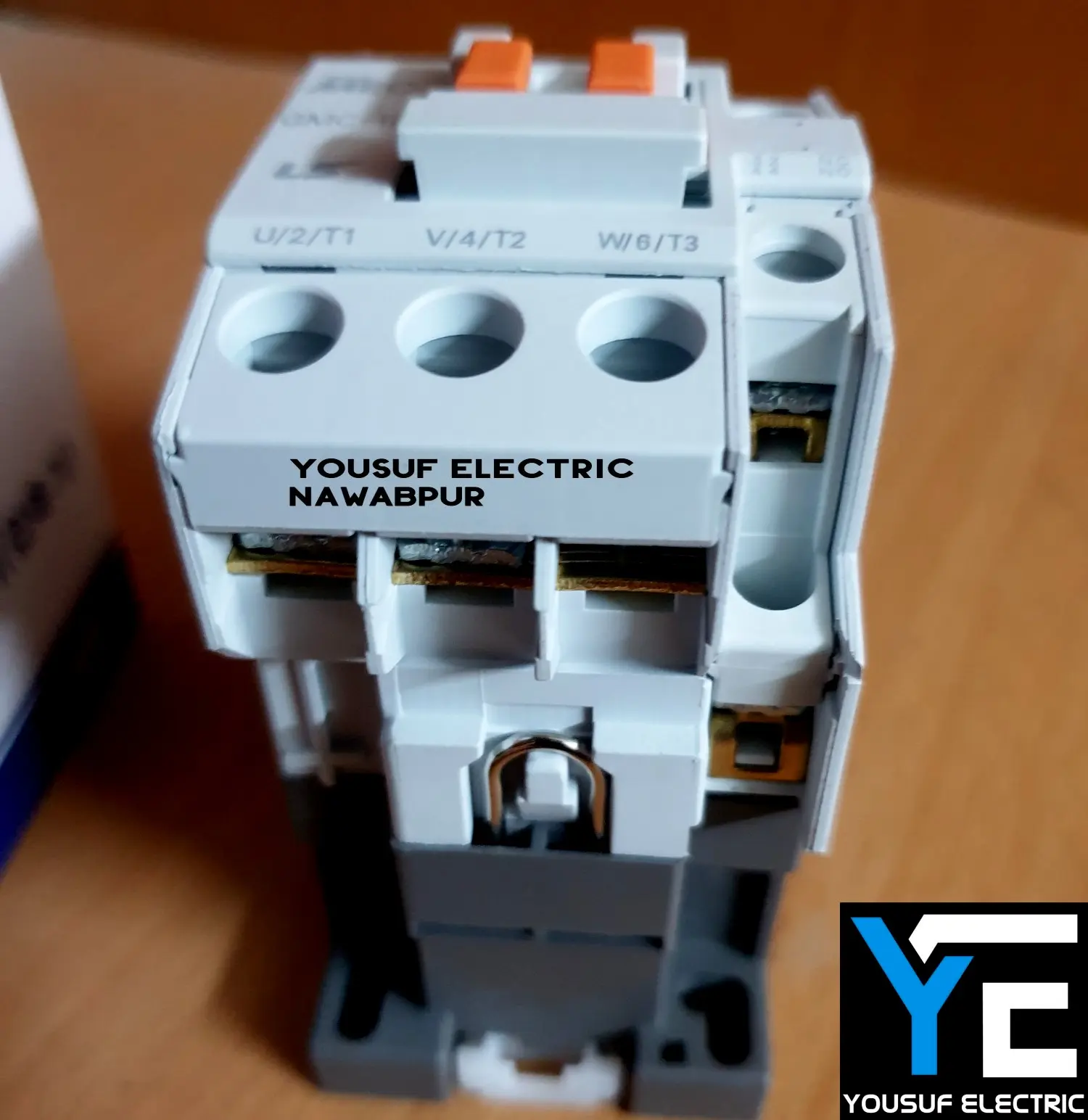 Picture of Magnetic Contactor LS GMC 18 3P 25 Ampere 2NO 2NC 3p Copper coil Voltage AC 220V three phase for Industrial use replace Finder Relay - White