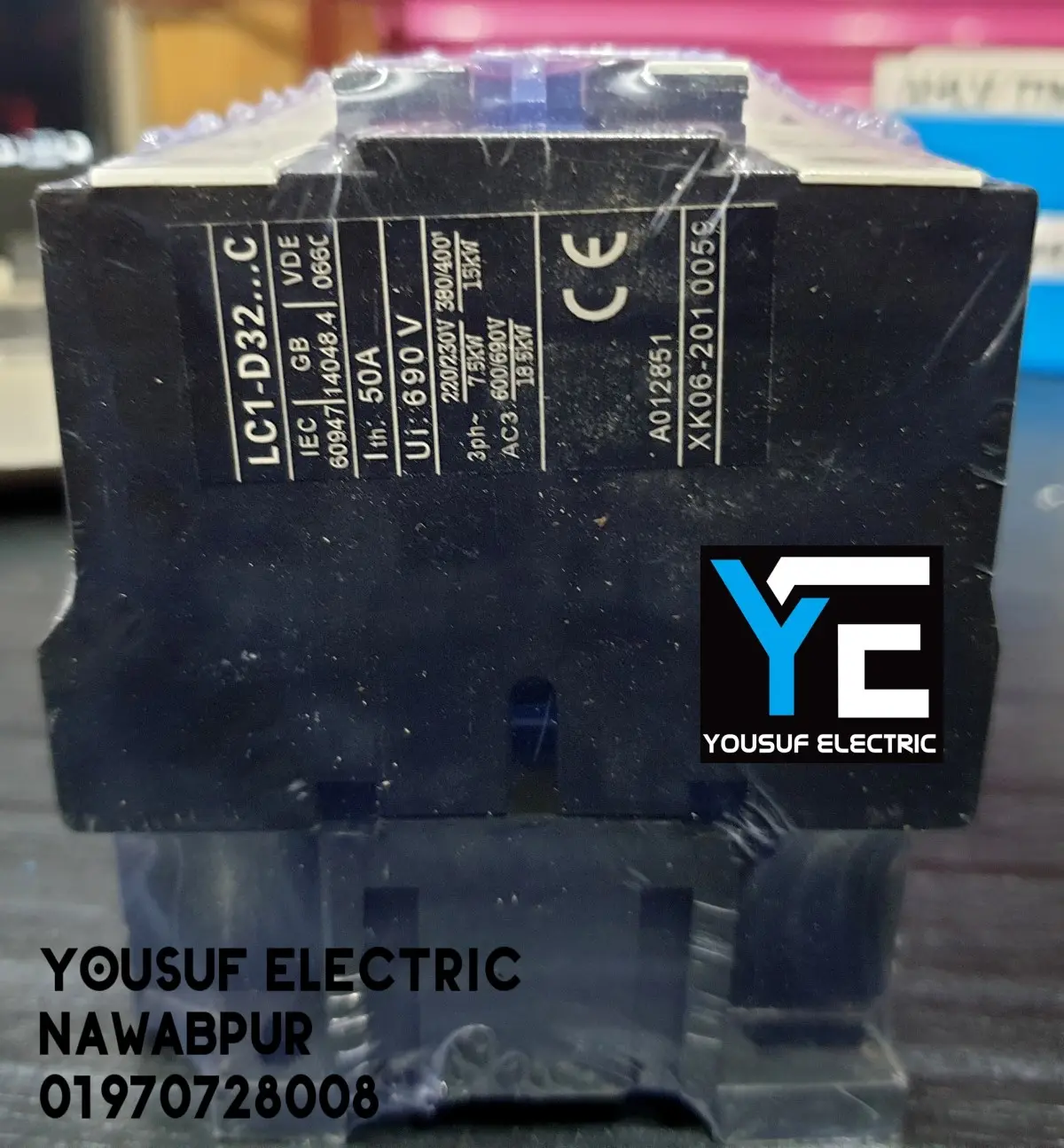 Picture of Magnetic Contactor Telemecanique LC1 D32 3 Phase 50 Ampere AC 3p NO NC Copper coil Voltage AC 220V three phase for Industrial use replace Finder Relay - Black